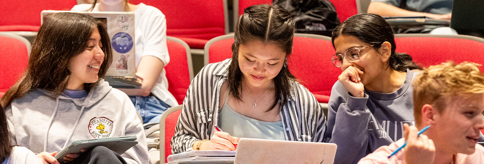 Students participate in a lecture class