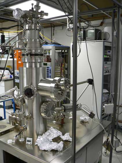Low-Temperature Scanning Tunneling Microscope Facility